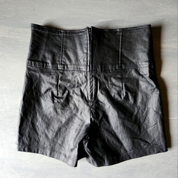 Have Shorts - Picture 2 of 6